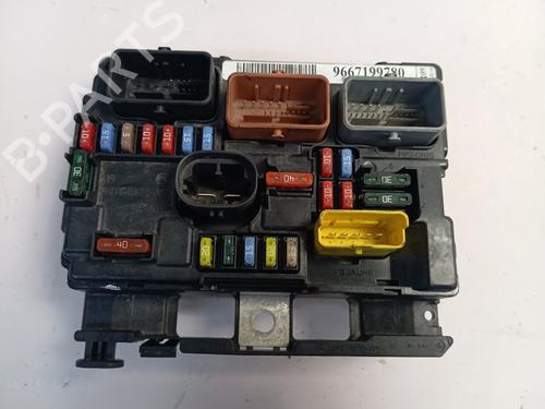 Used Fuse box CITROËN C3 Picasso (SH_) [2008-2025]  30374417
