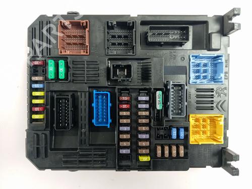 Used Fuse box Fuse box 37436717 37436717