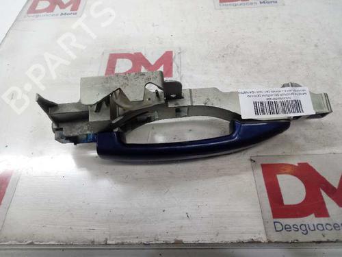 Høyre foran utvendig håndtak PEUGEOT 407 (6D_) 2.0 HDi 135 (6DRHRH, 6DRHRE, 6DRHRG, 6DRHRJ) (136 hp) 14515604