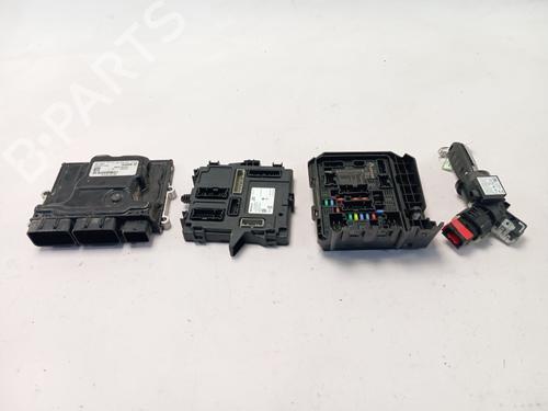 Used Engine control unit (ECU) Engine control unit (ECU) RENAULT CLIO V (B7_) [2019-2026] 38263649 38263649