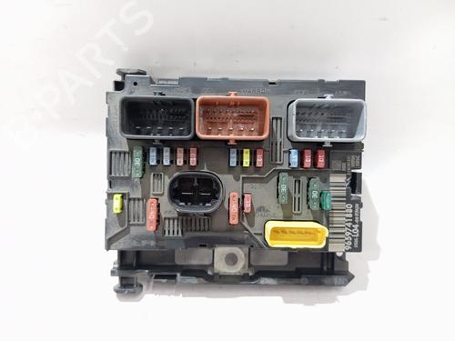 Used Fuse box PEUGEOT 307 CC (3B) 1.6 16V (110 hp) 28581918