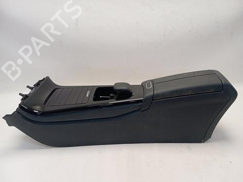 armrest-center-console-mercedes-benz-cla-c118-2019-32110163 main image