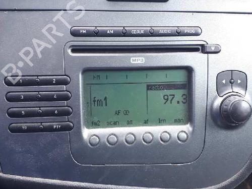Used Radio SEAT LEON (1P1) 1.9 TDI (105 hp) 12669090