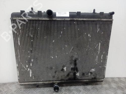 Used Water radiator Water radiator 13004587 13004587