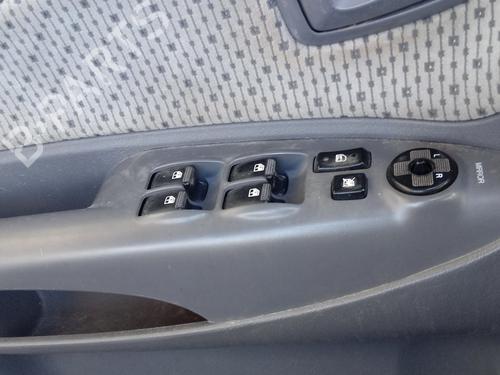 Used Left front window switch HYUNDAI TUCSON (JM) [2004-2019]  21591416