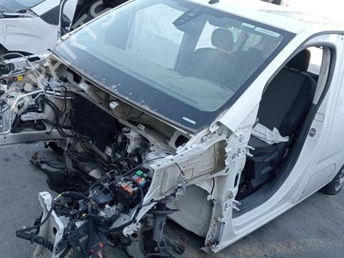 Left front seat CITROËN BERLINGO (ER_, EC_) | BP22567853C15