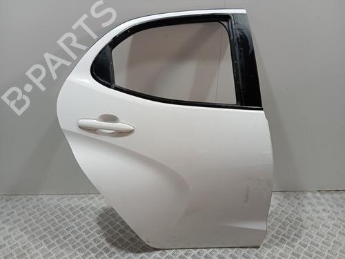 Dør højre bagtil Dør højre bagtil TOYOTA YARIS (_P21_, _PA1_, _PH1_) 1.5 Hybrid (MXPH10, MXPH11) (116 hp) 37461460 37461460