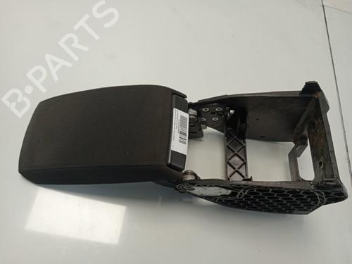 Used Armrest / Center console SKODA OCTAVIA II (1Z3) 1.6 TDI (105 hp) 18869212