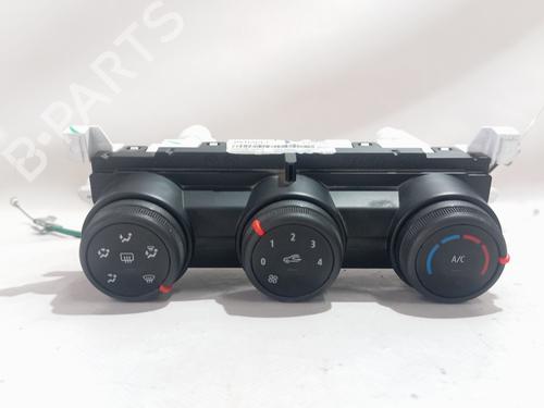Used Climate control Climate control RENAULT CLIO V (B7_) 1.5 Blue dCi 85 (B7AG) (86 hp) 36453392 36453392