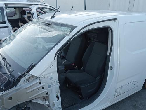 Left front seat CITROËN BERLINGO (ER_, EC_) | BP22432610C15
