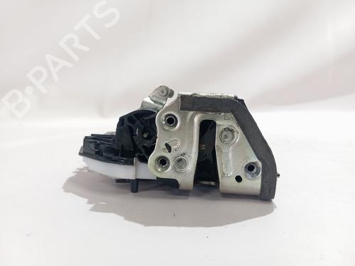 rear-left-lock-toyota-hilux-viii-pickup-_n1_-2015-37173434 main image