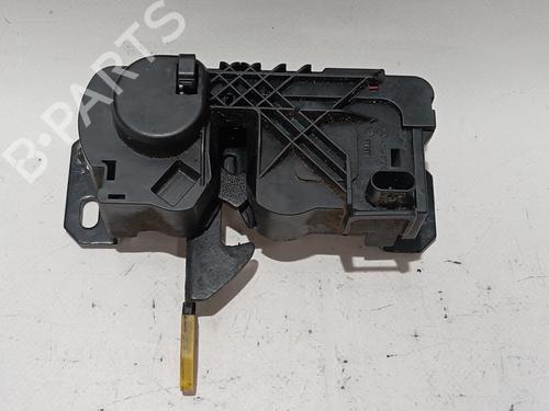 Used Hood lock MERCEDES-BENZ GLA-CLASS (X156) GLA 220 d (156.903) (177 hp) 28951832