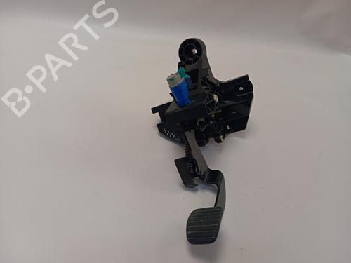 Used Clutch pedal RENAULT TRAFIC III Van (FG_) [2014-2025]  21004183