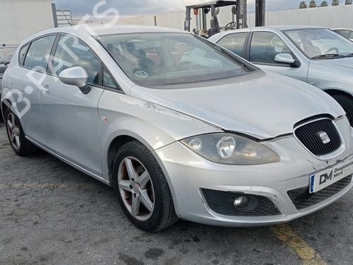 Right headlight SEAT LEON (1M1) | BP30376371C29