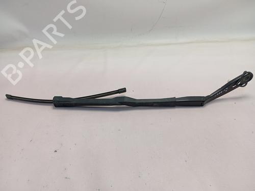 Used Front windshield wiper arm Front windshield wiper arm 37517405 37517405