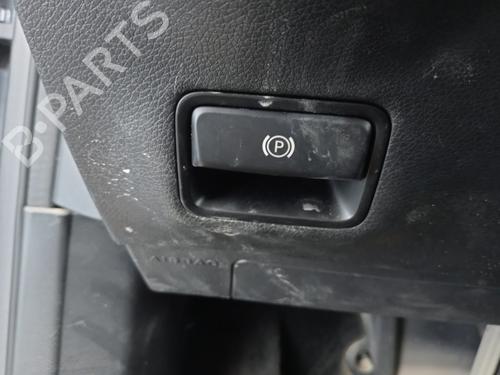 Handrem MERCEDES-BENZ GLA-CLASS (X156) GLA 200 CDI / d (156.908) (136 hp) 13625195