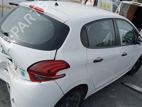 Fuse box PEUGEOT 208 I (CA_, CC_) 1.6 BlueHDi 100 | BP12673165E1 