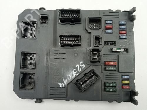 Used Fuse box Fuse box 39430687 39430687
