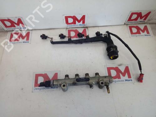 Used Injection rail FORD FIESTA IV (JA_, JB_) [1995-2006]  12837780
