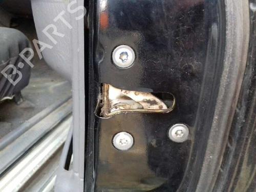 Used Front right lock NISSAN NAVARA NP300 (D40) [2004-2025]  12947579
