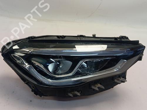 Used Right headlight MERCEDES-BENZ GLA (H247) GLA 180 (247.784) (136 hp) 31622857