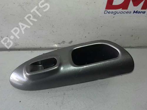 Used Right rear window switch NISSAN JUKE (F15) 1.5 dCi (110 hp) 12835267