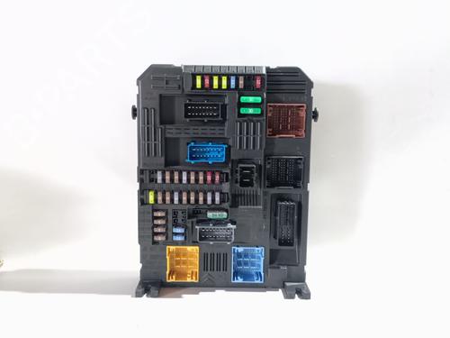 Used Fuse box Fuse box 37149647 37149647