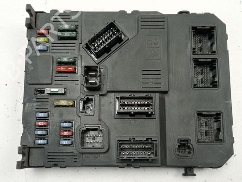 Used Fuse box Fuse box 38622548 38622548