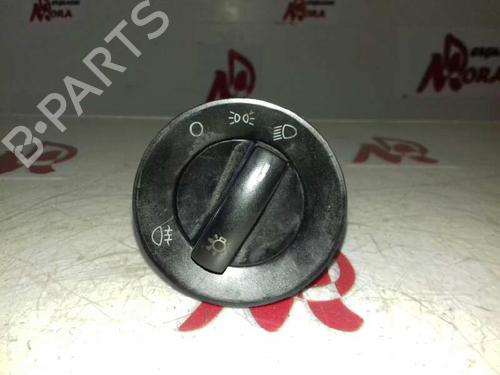 Used Headlight switch VW POLO (9N_, 9A_) 1.4 TDI (75 hp) 12834622