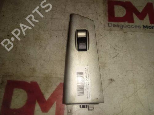 Used Right front window switch TOYOTA COROLLA (_E12_) 2.0 D-4D (CDE120R, CDE120L_) (116 hp) 16675479