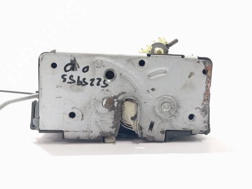 Używane Zamek drzwi przednich prawych Zamek drzwi przednich prawych OPEL CORSA D (S07) 1.2 (L08, L68) (86 hp) 37419715 37419715