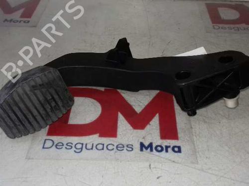 Used Clutch pedal PEUGEOT 307 (3A/C) 1.4 (75 hp) 16992715