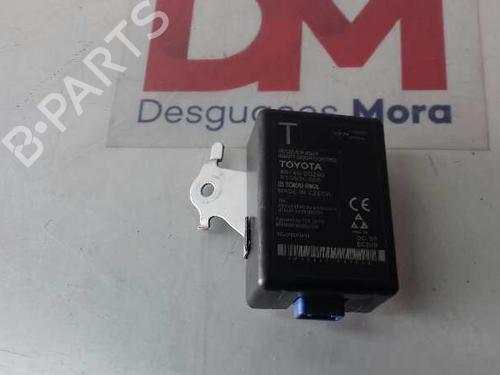 Used Electronic module TOYOTA YARIS (_P13_) 1.5 Hybrid (NHP130_, NHP130) (101 hp) 16982125