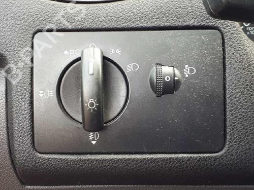 Forlygtekontakt FORD FOCUS II Saloon (DB_, FCH, DH) [2005-2025]  30370751