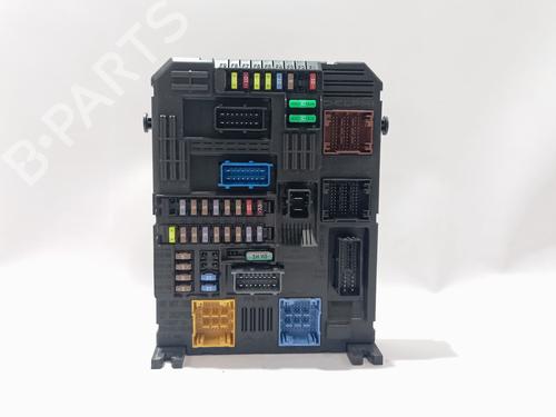 Used Fuse box Fuse box 37178336 37178336