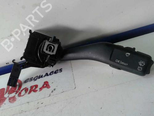 Used Steering column stalk SEAT LEON (1P1) 1.9 TDI (105 hp) 12836902