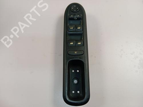 Mando elevalunas delantero izquierdo Mando elevalunas delantero izquierdo PEUGEOT 407 (6D_) 2.0 HDi 135 (6DRHRH, 6DRHRE, 6DRHRG, 6DRHRJ) (136 hp) 39746269 39746269