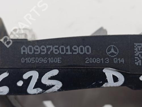 Front left exterior door handle MERCEDES-BENZ GLC (X253) 200 EQ Boost 4-matic (253.981) | BP29717062C128 