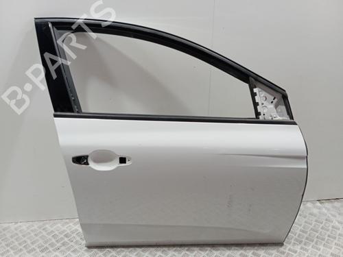 dr-hjre-fortil-renault-megane-iv-hatchback-b9amn_-2015-36421740 main image
