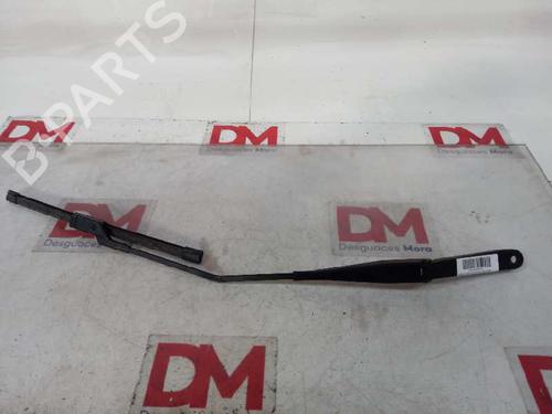 Used Front windshield wiper arm FORD FIESTA VI (CB1, CCN) 1.4 (97 hp) 30370801