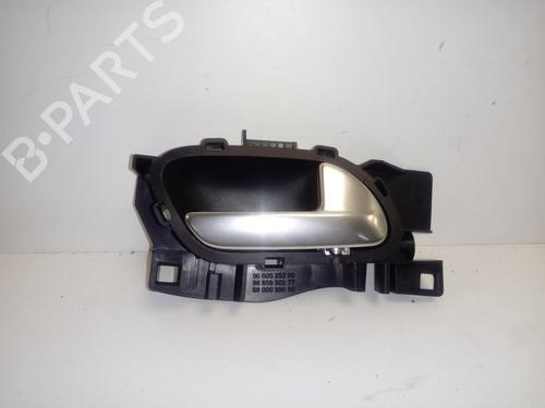 Used Front right interior door handle Front right interior door handle DS DS 4 / DS 4 CROSSBACK (NX_) 1.6 THP 165 (165 hp) 40103202 40103202