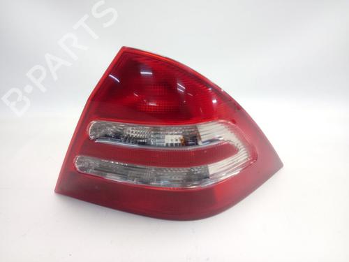 Used Right taillight MERCEDES-BENZ C-CLASS (W203) C 200 Kompressor (203.045) (163 hp) 19683500