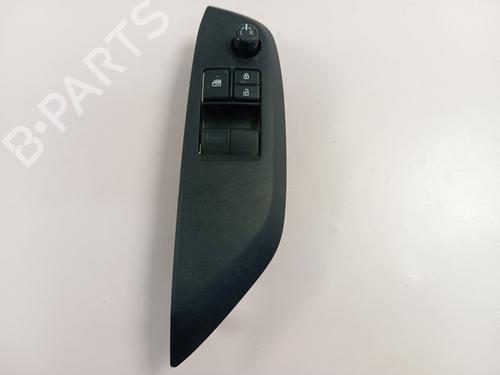 Used Left front window switch Left front window switch TOYOTA YARIS (_P21_, _PA1_, _PH1_) 1.5 (MXPA11) (125 hp) 34624310 34624310