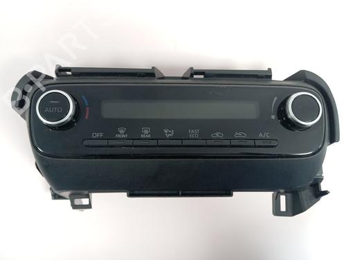 climate-control-toyota-yaris-_p21_-_pa1_-_ph1_-2020-37199833 main image