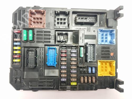 Used Fuse box Fuse box 38711359 38711359