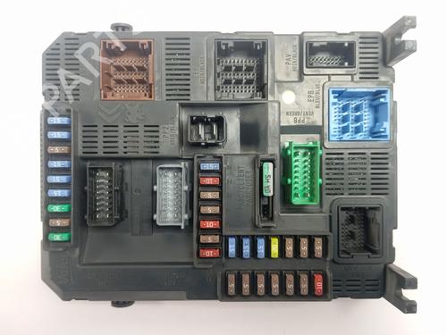 Used Fuse box Fuse box 37585220 37585220