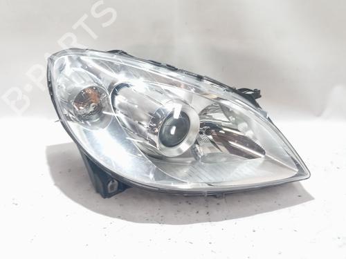 Used Right headlight MERCEDES-BENZ B-CLASS Sports Tourer (W245) [2005-2011]  31924521
