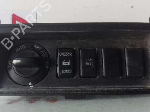 Used Switch NISSAN PATHFINDER III (R51) 2.5 dCi 4WD (171 hp) 16882021