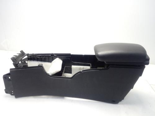 Used Armrest / Center console NISSAN QASHQAI / QASHQAI +2 I (J10, NJ10, JJ10E) 2.0 dCi (150 hp) 15260057