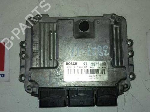 Used Engine control unit (ECU) RENAULT TRAFIC II Platform/Chassis (EL) 2.0 (EL0A) (120 hp) 17020958